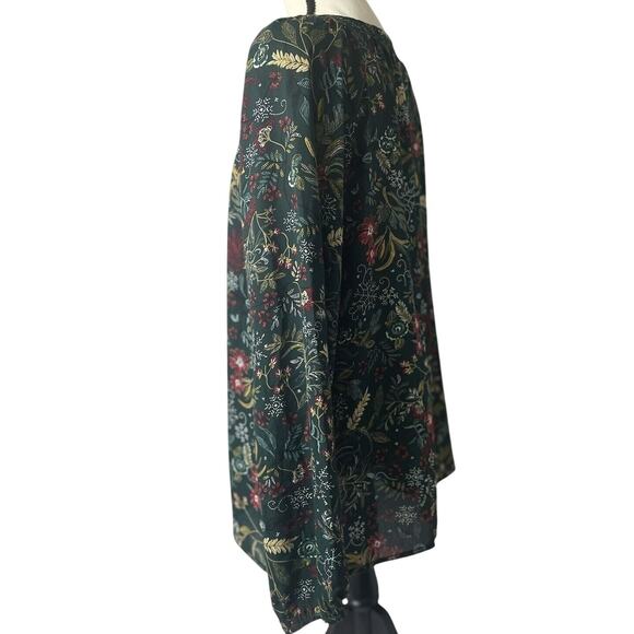 Christopher & Banks Women's L Blouse Hi/Low Cut Lightweight Floral Jungle - Picture 3 of 6